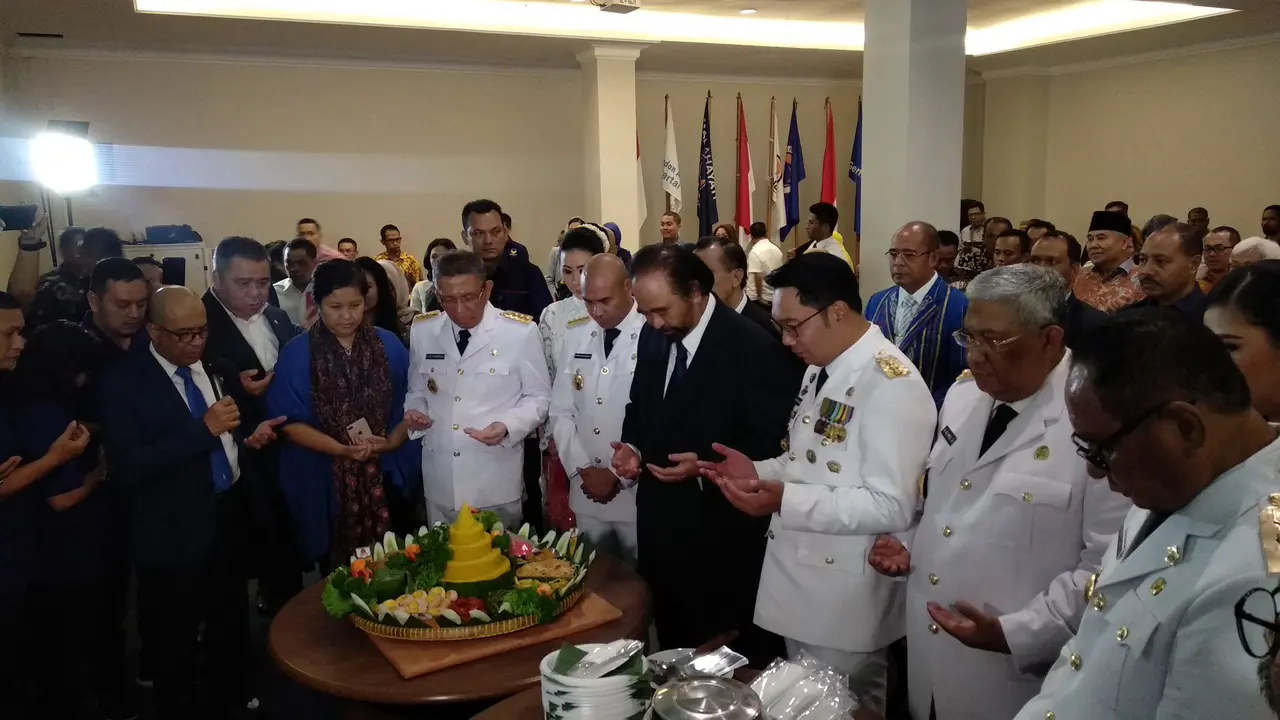 Sejumlah gubernur dan wakil gubernur yang dilantik di Istana bertemu Ketua Umum Nasdem Surya Paloh
