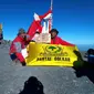 Relawan Golkar Jokowi (GoJo) melakukan pendakian ke puncak Gunung Semeru, Mahameru, Kabupaten Malang, Jawa Timur. (Istimewa)