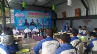 Buruh Bertemu Dengan Paslon Nasrul Ulum-Eki Baihaki. (Minggu,18/10/2020). (Dokumentasi Demokrat Banten)