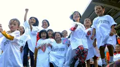 Sejumlah bocah riang gembira di acara "Save Our Children", Jakarta, Minggu (23/11/2014) (Liputan6.com/Faisal R Syam)