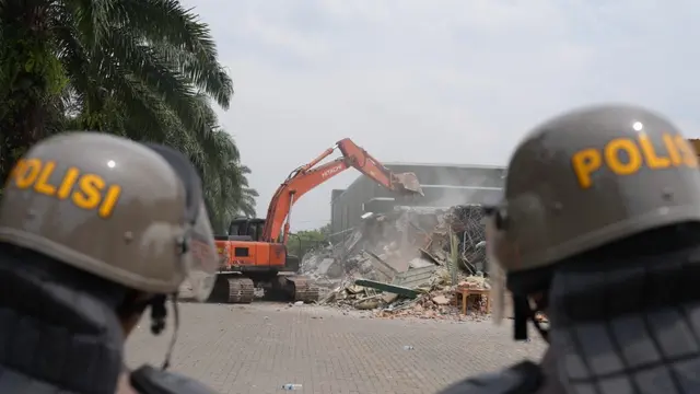 Bobby Nasution Pantau Langsung Pembongkaran Diskotek Sarang Narkoba