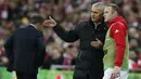 Sejak Jose Mourinho duduk di kursi manajer MU pada awal musim lalu, Wayne Rooney tersingkir dari skuat utama. (AFP/Ian Kington)