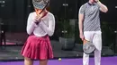 Bahkan raket Paddle mereka tampak serasi warna hijau dan orange. Tampak keseruan saat olahraga yang tengah tren ini. [@mybramastavrl]