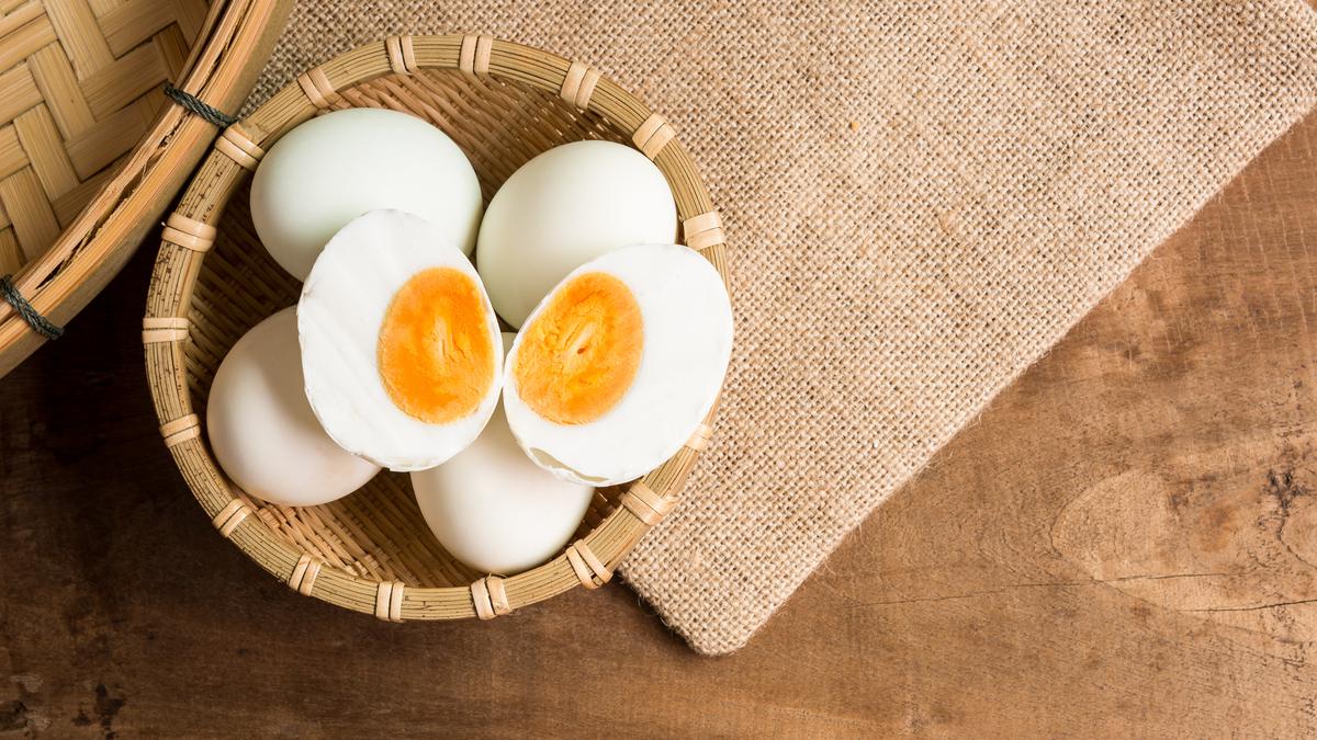 Cara Membuat Telur Asin yang Enak dengan Air dan Garam