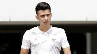 Nadeo Argawinata - Kiper andalan Timnas Indonesia ini selain andal dalam menjaga gawang ia juga memiliki kelebihan yakni berparas tampan. Nadeo juga disebut-sebut mirip dengan kiper Chelsea, Kepa Arizzabalaga. (Bola.com/M Iqbal Ichsan)