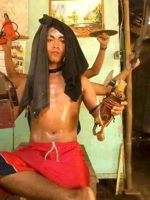 6 Pose Foto Kuli Bangunan Ini Narsis Abis, Percaya Diri Maksimal