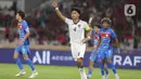 Gol baru tercipta pada menit ke-23, setelah pemain Timnas Filipina U-23 Jaime Rosquillo mencetak gol bunuh diri melalui sundulan kepala. (Liputan6.com/Helmi Fithriansyah)