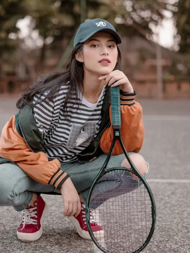 6 Potret Pesona Lania Fira, Wanita yang Dikabarkan Dekat dengan Ariel NOAH