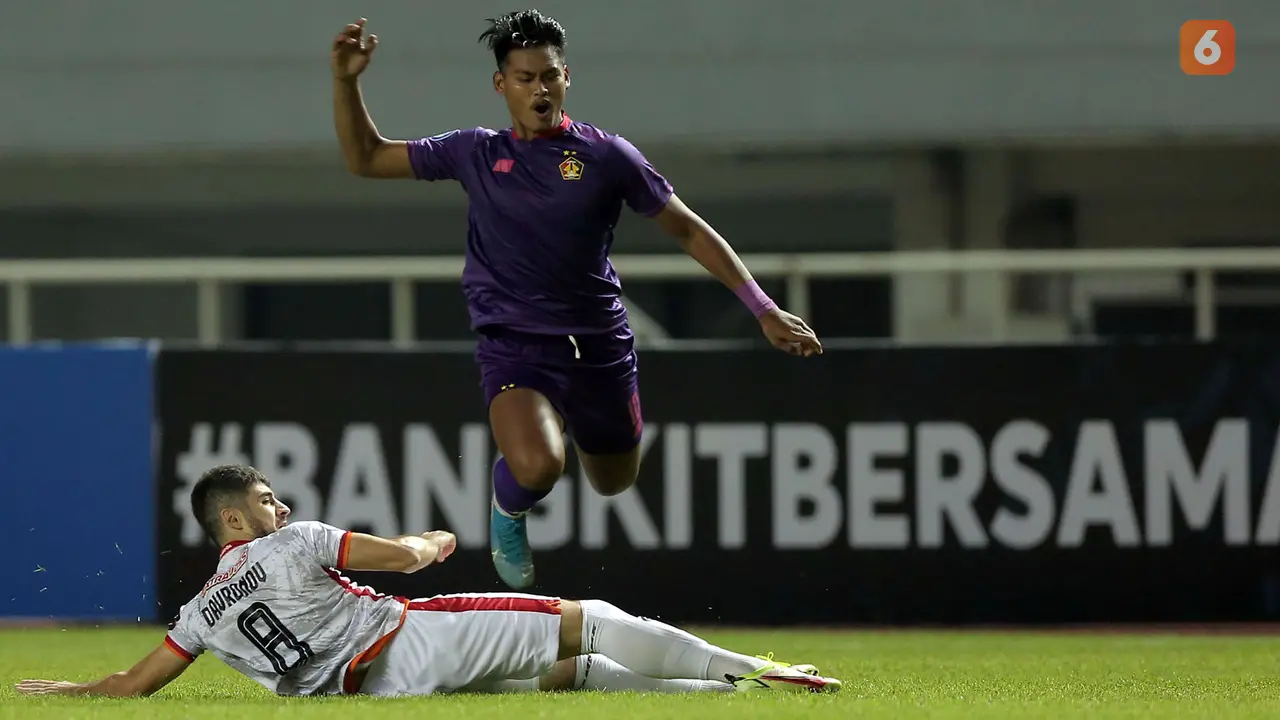 Foto: Debut Boaz Salossa Tak Berakhir Manis, Borneo FC Takluk 0-1 dari Persik Kediri di BRI Liga 1