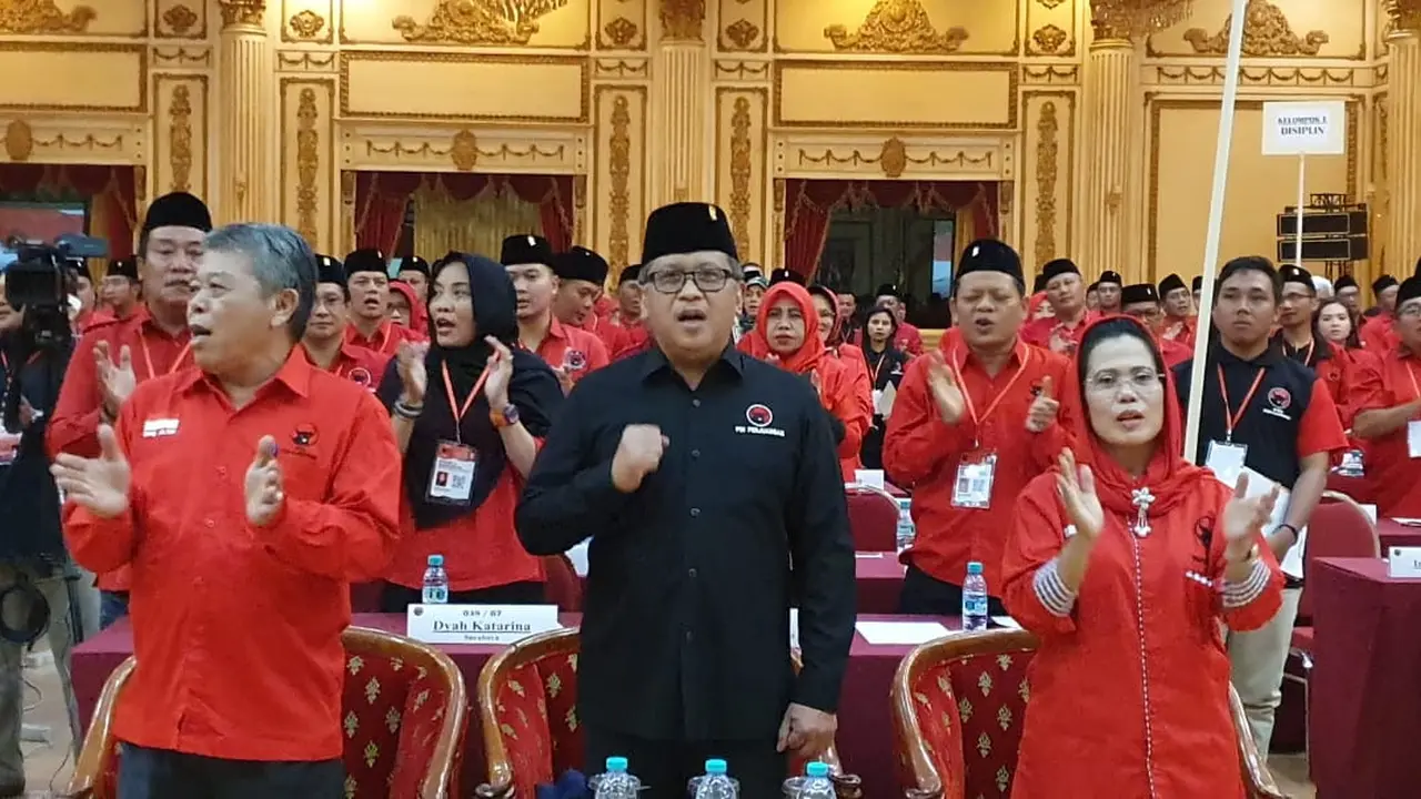 Sekjen PDIP Hasto Kristiyanto dalam acara pendidikan kader di Jawa Timur.