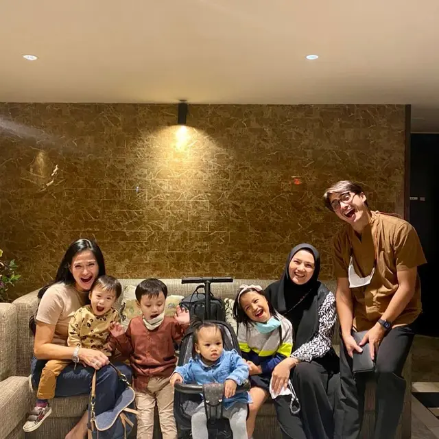 [Fimela] Donna Harun dan Ricky Harun