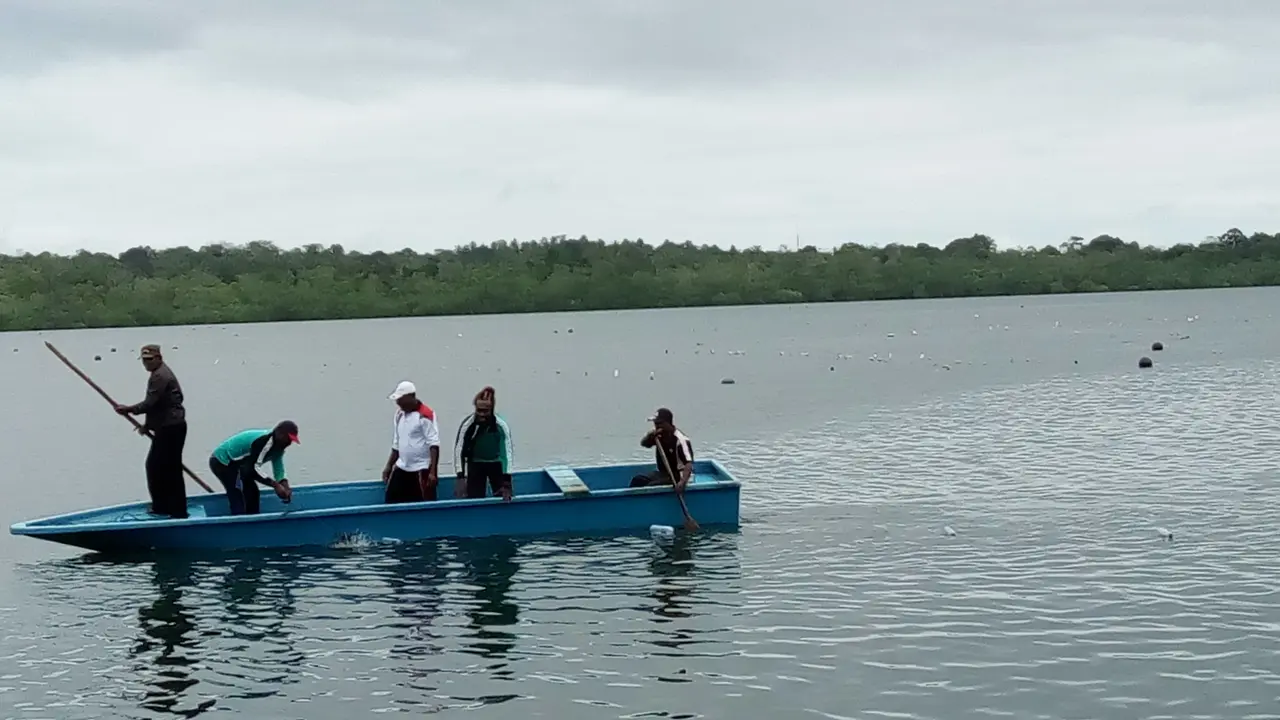 Nelayan Solomon Islands dilatih cara mengelola rumput laut