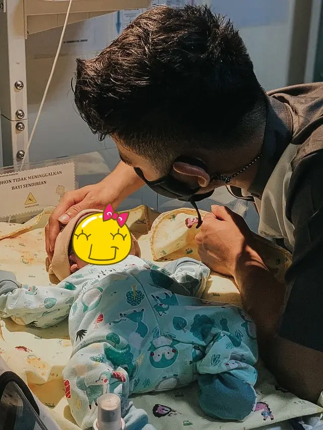 Resmi Jadi Ayah, Ini 5 Momen Rizki D'Academy Dampingi Sang Buah Hati