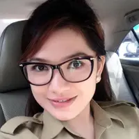 Kenalkan, ini Junita Jane Wauran. Camat asal Madidir, Kota Bitung, Sulawesi Utara yang cantiknya kayak model kekinian.