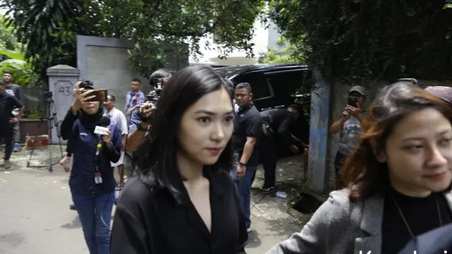 Ashraf Sinclair Meninggal, Ini 7 Potret Seleb yang Melayat ke Rumah Duka