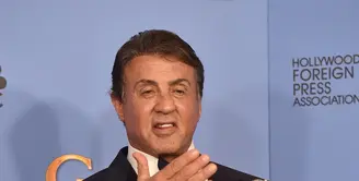 Sylvester Stallone tampaknya berpikir ia sudah berterima kasih kepada semua pihak selama pidato penerimaan penghargaan Best Supporting Actor di ajang Golden Globe Awards 2016 pada Minggu (10/1/2016) malam. (AFP/Bintang.com)