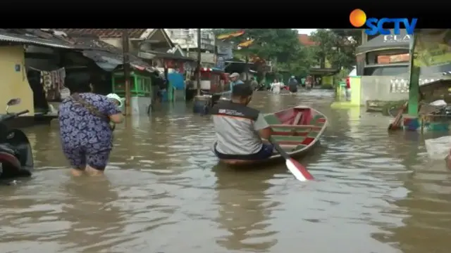 Data dari BPBD Kabupaten Bandung, sedikitnya 1.500 bangunan rumah dan fasilitas umum terendam banjir.