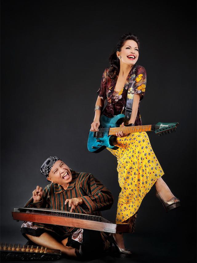 [Bintang] Soraya Haque dan Ekki Soekarno