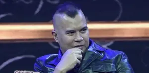 Mulan Jameela sedang sibuk mengurus kehamilannya yang sudah menginjak usia empat bulan. Ahmad Dhani pun berharap, anak keduanya dari Mulan, berjenis kelamin perempuan.