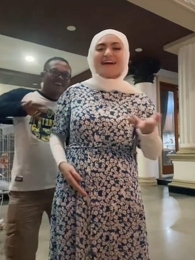 Hamil Anak Pertama, Ini 6 Potret Baby Bump Nathalie Holscher Istri Sule