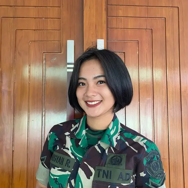 6 Potret Terbaru Aisyah Rahmawati, Pembawa Baki Upacara Penurunan Bendera HUT ke-74 RI