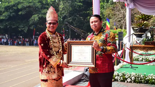 Bupati Bandung Dadang Supriatna