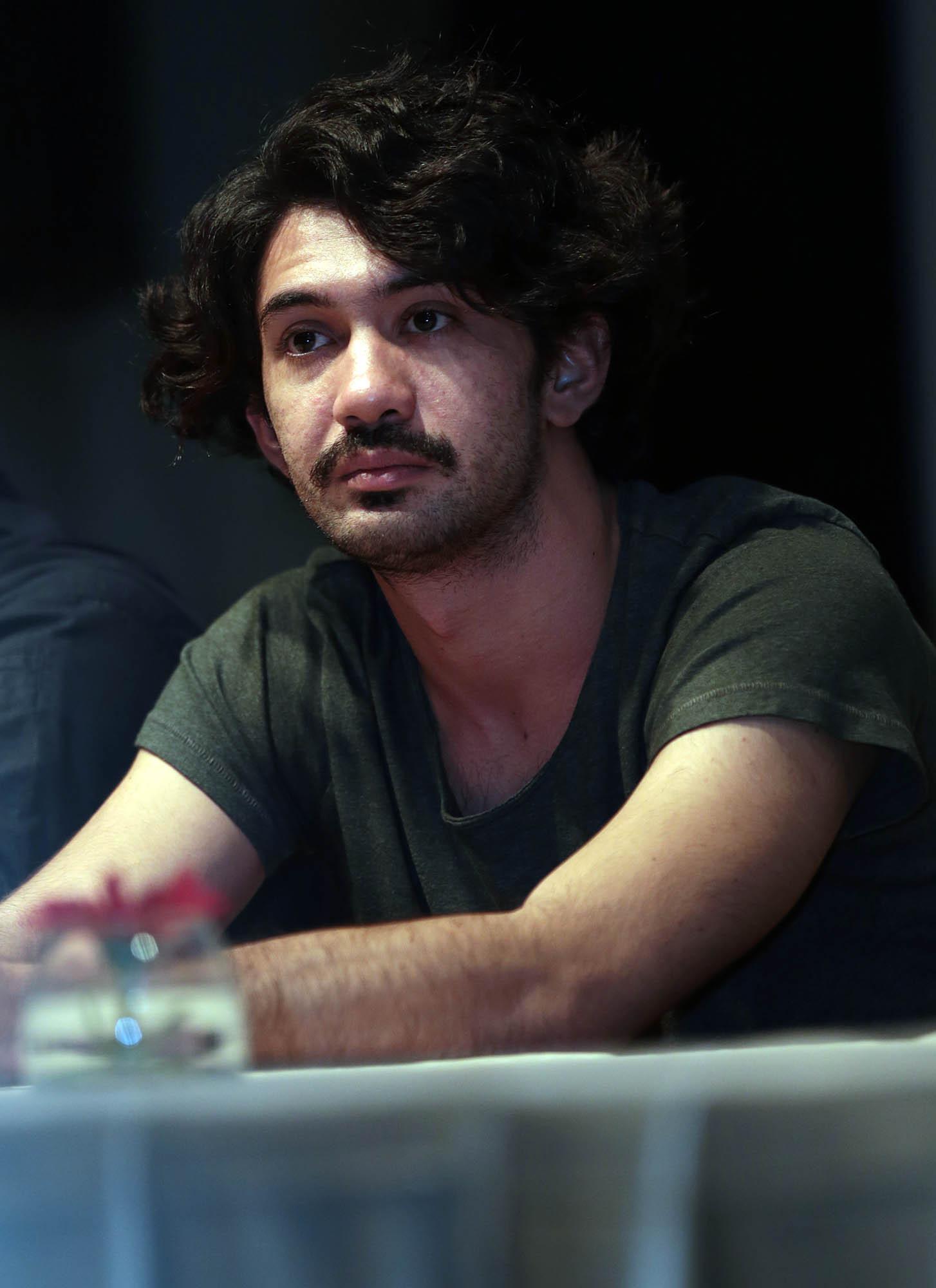 Termasuk Verrell Bramasta, Ciuman 5 Artis Ini Bikin Heboh - News & Entertainment Fimela.com