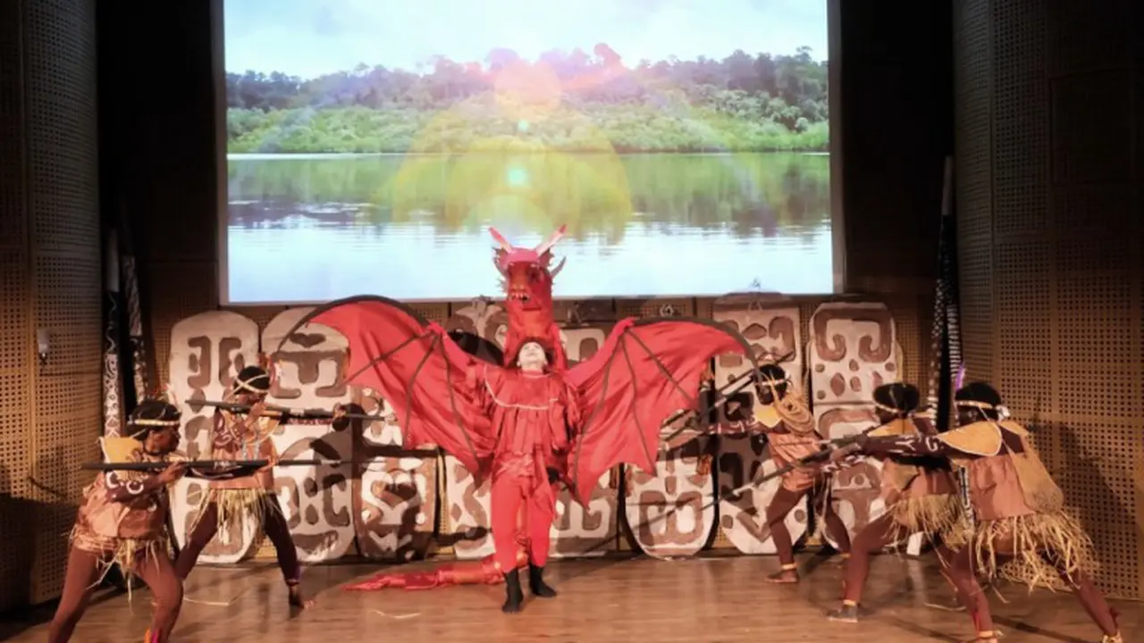 `Cahaya dari Papua`, Kala Papua Diserang Naga Jahat