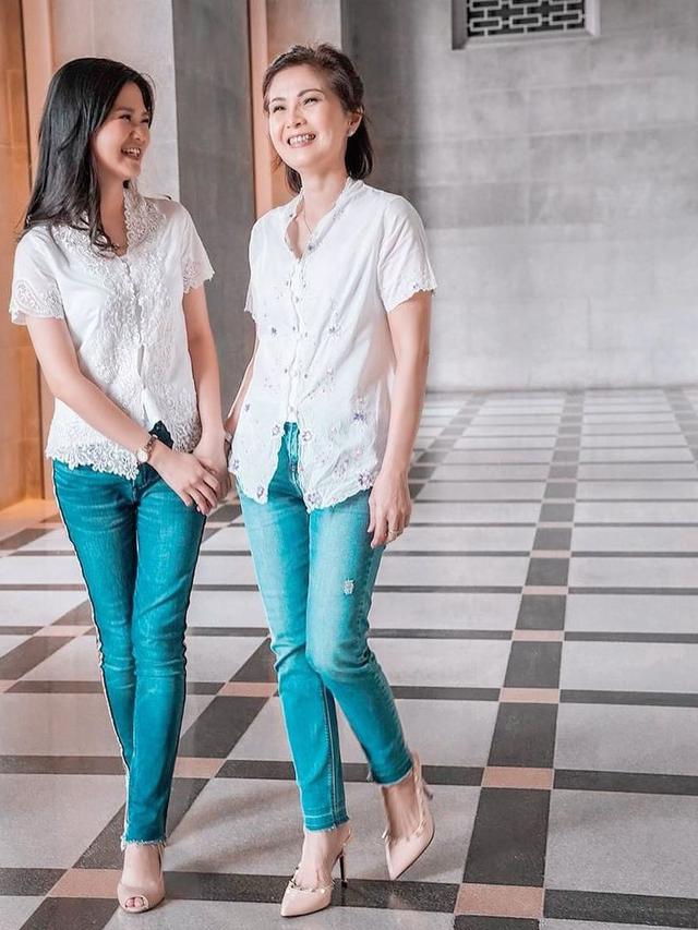 Felicia Tissue dan ibunda, Meilia Lau. (Foto: Instagram @feliciatissue)