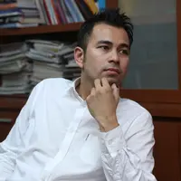 Foto Raffi Ahmad di Dewan Pers (Yunan Laziale/bintang.com)