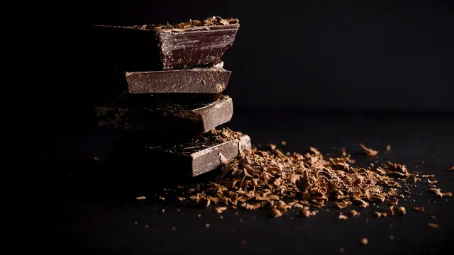 Masker cokelat hitam