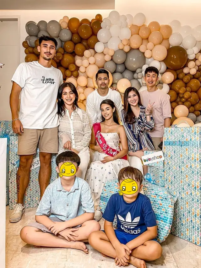 Ungkap Jenis Kelamin Anak, Ini 6 Momen Baby Shower Vanessa Lima