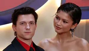 Gaun Pengantin Zendaya Dibocorkan Stylist dalam 3 Kata, Bikin Publik Makin Penasaran