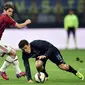 Mateo Kovacic (kanan) saat tampil di derby Milan (GIUSEPPE CACACE / AFP)