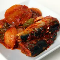 Ini daftar 27 merek ikan makarel kalengan yang mengandung cacing. (Ilustrasi: maangchi.com)