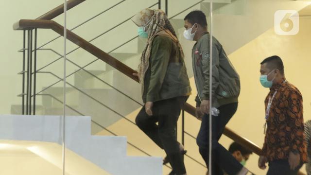 Terjaring OTT, Bupati Kolaka Timur Andi Merya Nur Tiba di Gedung KPK