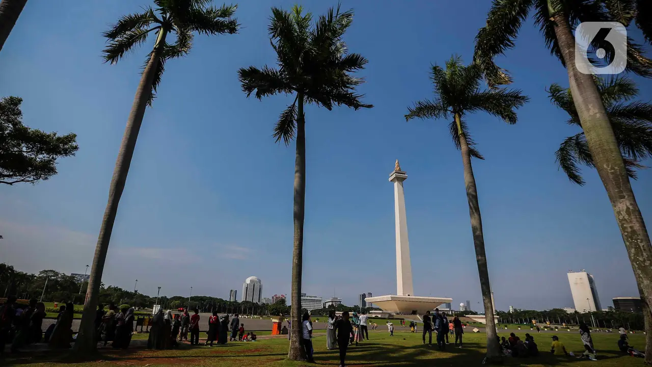 Kawasan Monas Ramai Dikunjungi Wisatawan