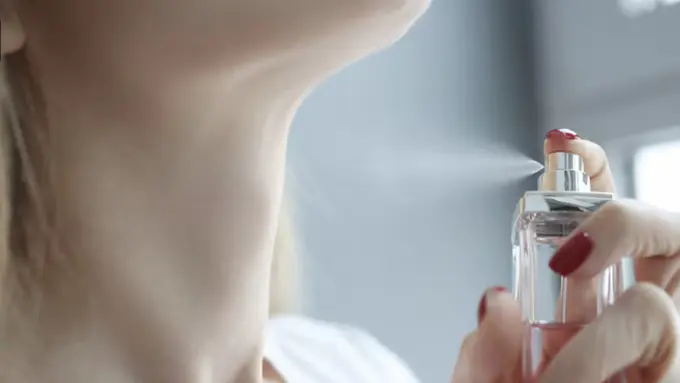 Notes Parfum yang Cocok Untuk Kamu Gunakan di Siang Hari (photo by freepik.com)