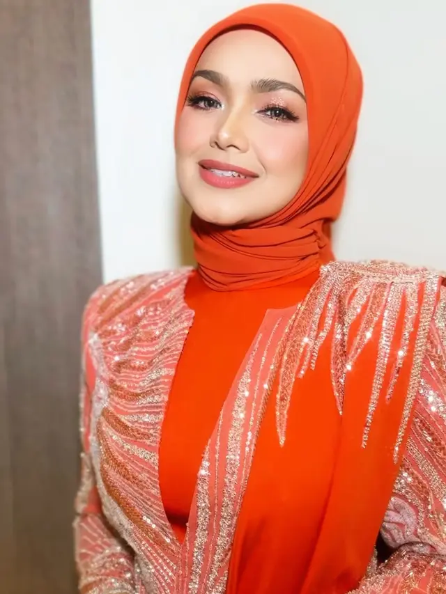 Siti Nurhaliza di Panggung Pestapora 2025 tampil dengan makeup fresh. [@ctdk]