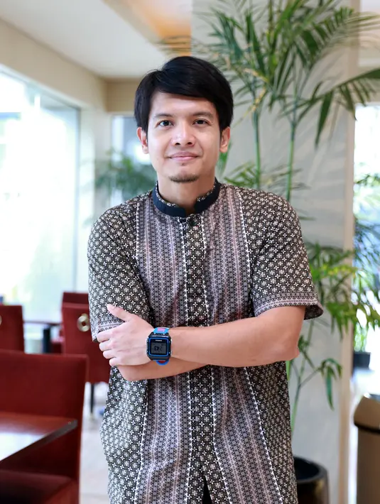 Pasangan selebritis Dimas Seto dan Dhini Amniarti menikah pada tahun 2009 silam, demi menjaga keharmonisan rumah tangganya, keduanya selalu bersikap romantis. (Adrian Putra/Bintang.com)