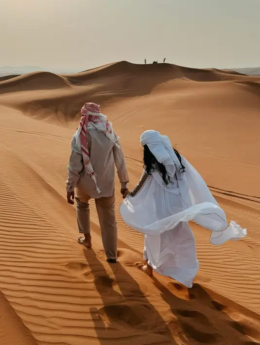 Felicya Angelista dan Caesar Hito liburan ke Dubai. Sejumlah momen selama berada di Uni Emirat Arab dibagikan di medsos dan disambut hangat netizen. (Foto: Dok. Instagram @hitocaesar)