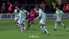 Jesse Lingard mencetak gol indah saat menghadapi Yeovil Town di Piala FA. This video is presented by Ballball.