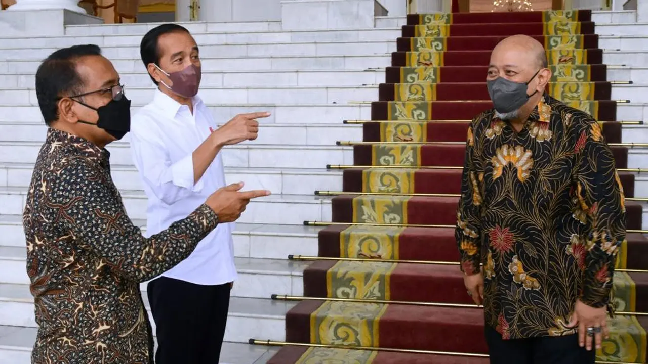 Presiden Joko Widodo atau Jokowi menerima sejumlah seniman senior di Istana Kepresidenan Bogor, Rabu 23 Februari 2022.