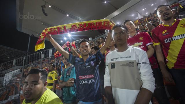 Kisah Aremania Malaysia Pendukung Evan Dimas - Indonesia 