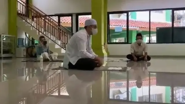 6 Momen Kekasih Cita Citata Memeluk Islam, Ucap Kalimat Syahadat di Masjid