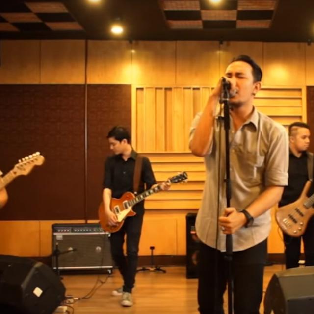Bagindas Cerita Aku Pasti Tahu Dan Bedanya Formasi Berdua Showbiz Liputan6 Com Download lagu bagindas aku pasti tahu mp3 di metro musik. bagindas cerita aku pasti tahu dan