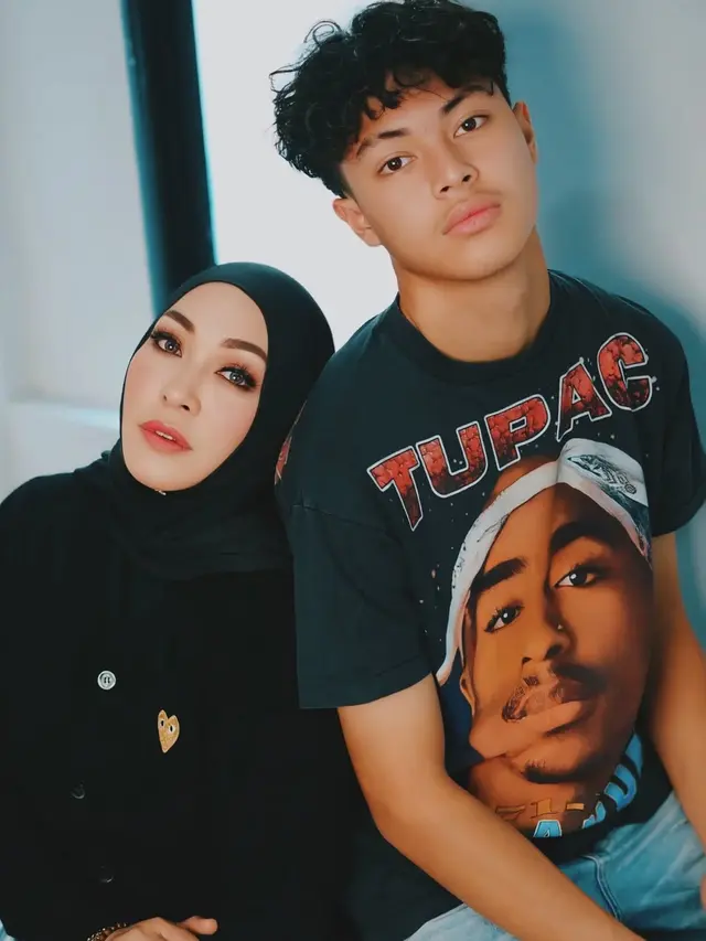 Keanu Massaid dan Angelina Sondakh