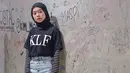 Lesty sendiri mulai mantap menggunakan hijab pada Februari 2019 lalu. Wanita yang baru genap berusia 20 tahun ini sering membagikan gaya berpakaian menggunakan hijab di akun Instagram pribadinya. (Liputan6.com/IG/@lestykejora)