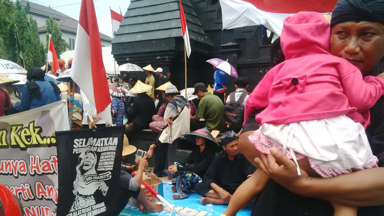 Warga Curigai Putusan Gubernur Ganjar Soal Pabrik Semen Rembang