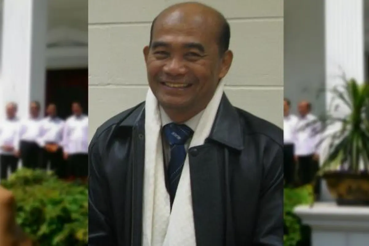 Tumpahkan Es Buah ke Meja Menteri, Siswi Ini Malah Dapat Amplop